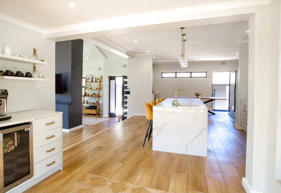 4 Bedroom Property for Sale in Loevenstein Western Cape